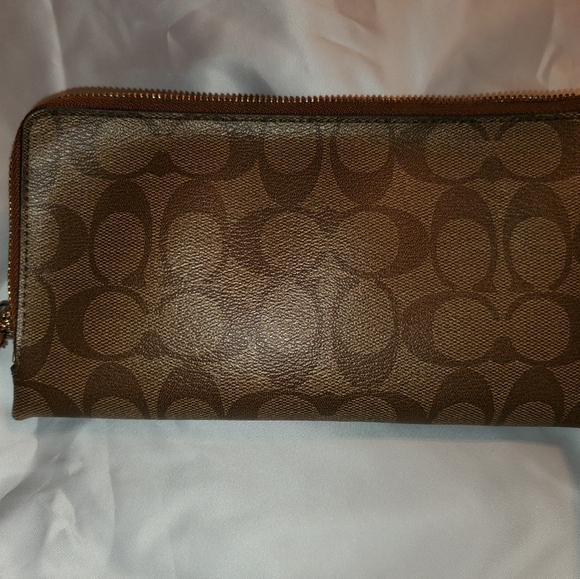 Large Coach Double Corner Zip Wristlet Wallet - Picture 9 of 10